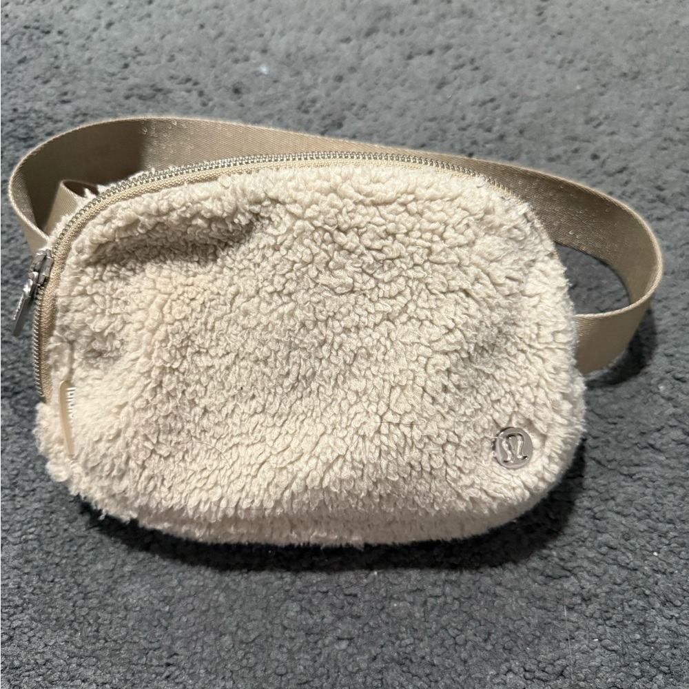 Lululemon Beige Sherpa Belt Bag